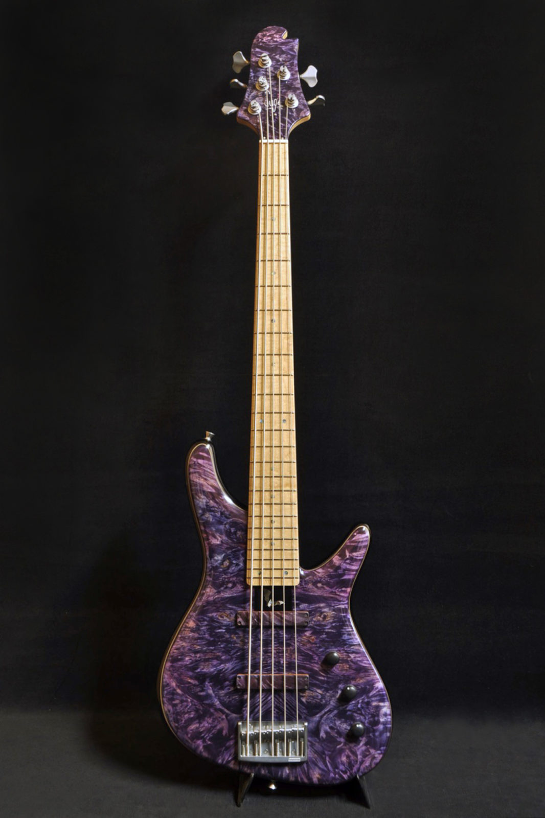 Bass Gallery : Birthstone series 2015 – 2016 / Luthier